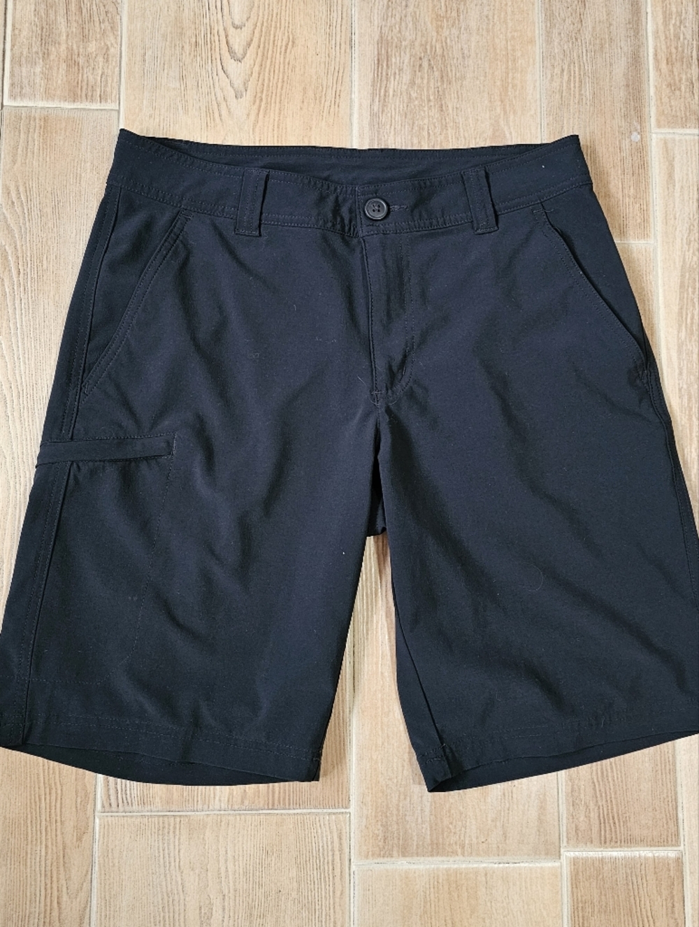 Columbia Men's Hiking Shorts, Size 30 Black 9.5" Inseam